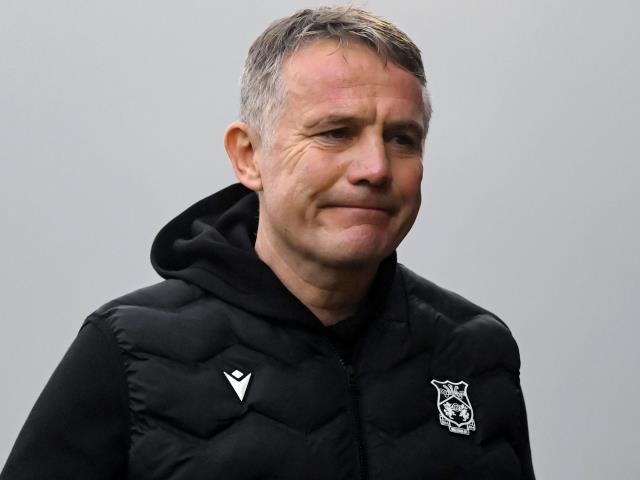 Phil Parkinson dedicates Wrexham win at Wycombe to the fans 55goal